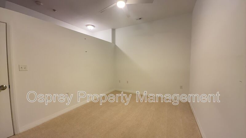 Modern 1-Bedroom Condo with Private Balcony! - Photo 9