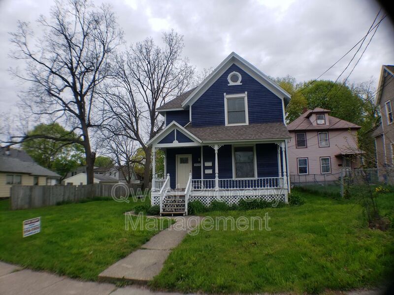 Grand Rapids Townhome: 1123 2nd St NW