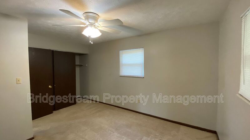 Germaintown House: 52 Candlewood Ct