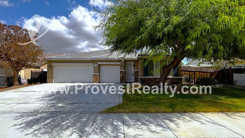 Victorville House: 15753 Gable St