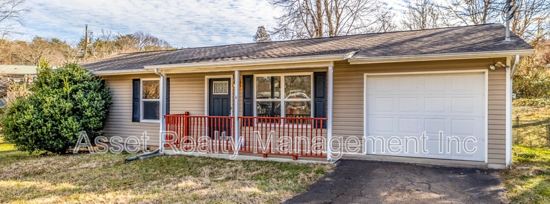 Knoxville House: 5601 Ludbury Lane