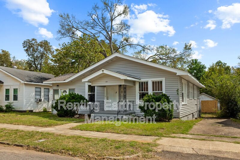 Birmingham House: 1757 48th Street Ensley
