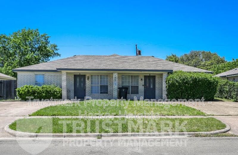 Killeen House: 1907 B Windward