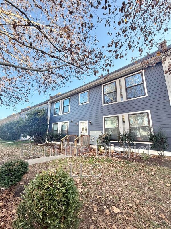 Washington Condo: 1605 F Street NE