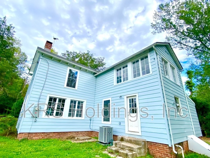 Charlottesville House: 2370 Proffitt Rd