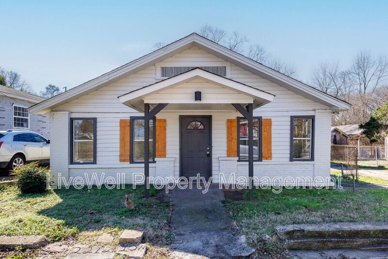 Birmingham House: 2212 20th St N