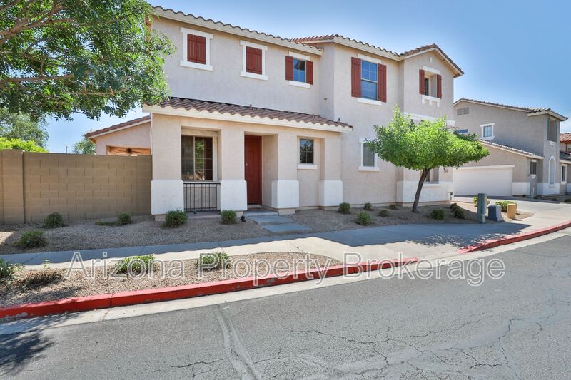 Gilbert House: 875 S. Porter St.