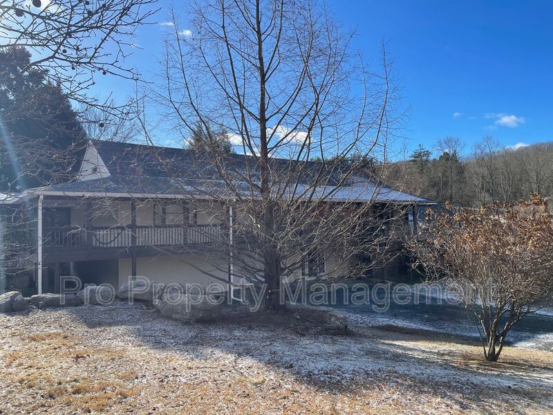 Bethlehem House: 500 Nonnewaug Rd