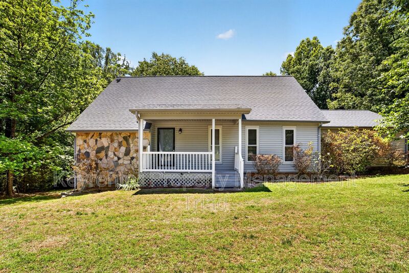 Greensboro House: 407 Grenham Rd