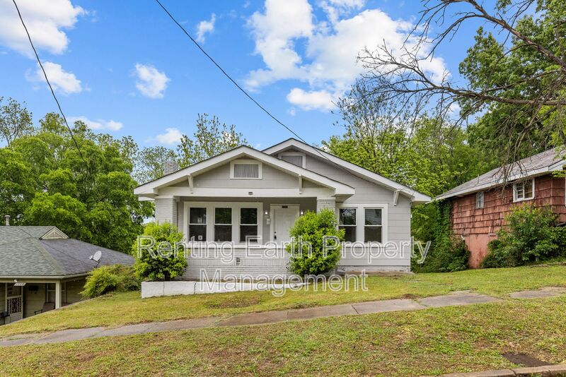 Birmingham House: 1724 30th Street Ensley