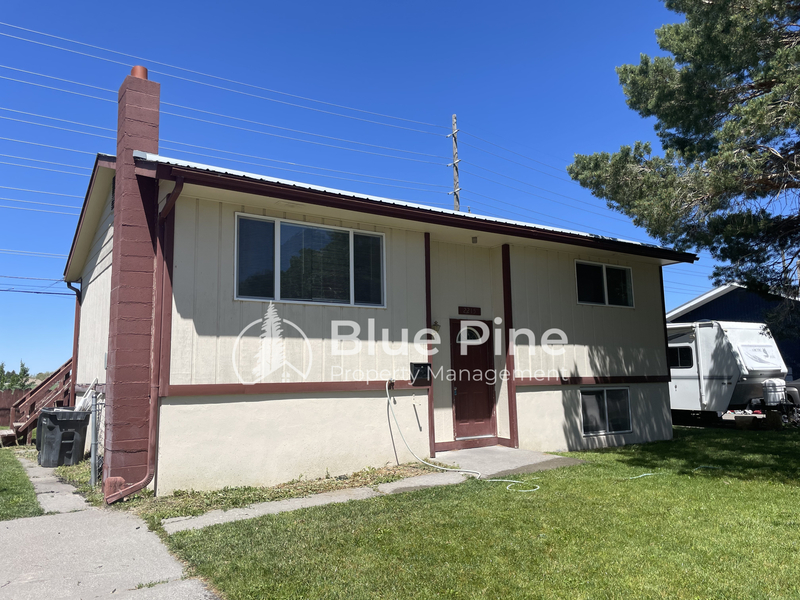 Idaho Falls House: 2215 Sykes Drive