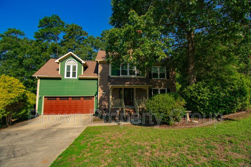 Fayetteville House: 4551 Rustic Haven Dr