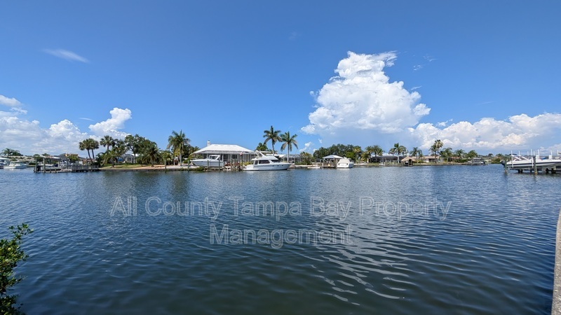 Apollo Beach Condo: 1028 Apollo Beach Blvd