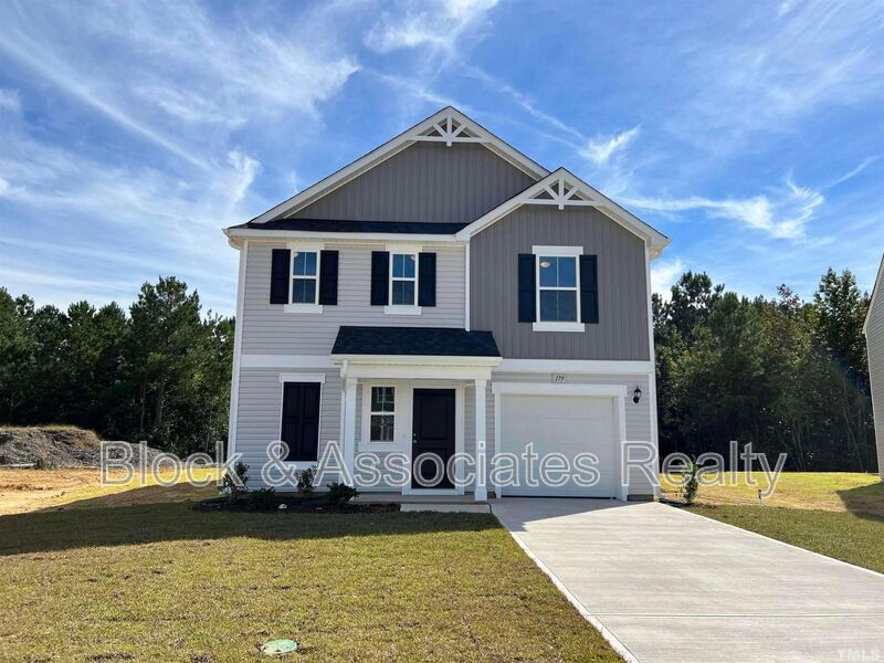 Clayton House: 179 Maple Tree Lane
