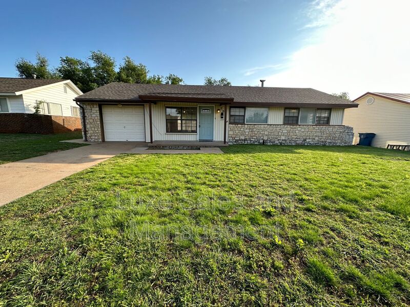 Midwest City House: 209 Gill Drive