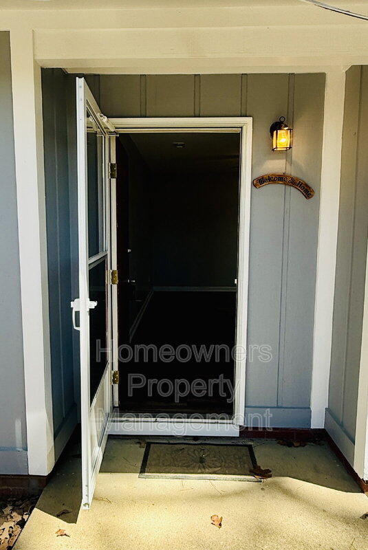 Fayetteville House: 6319 Norton Dr