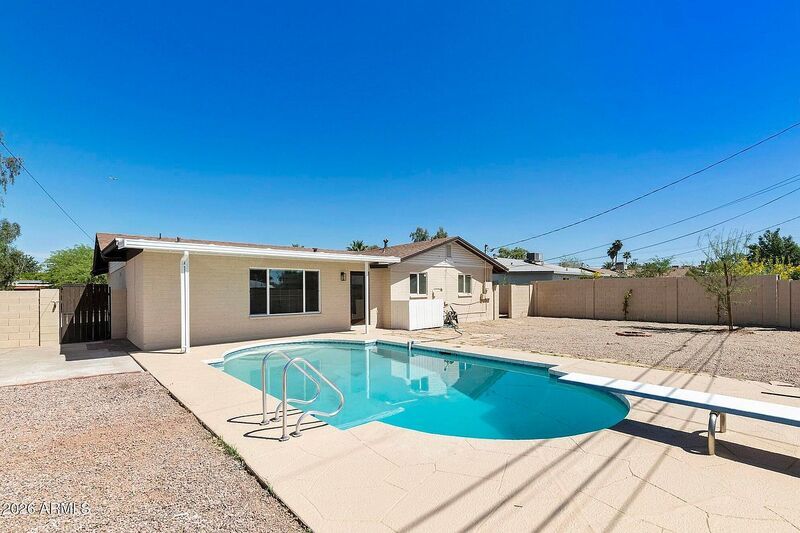 Tempe House: 539 W 17TH ST