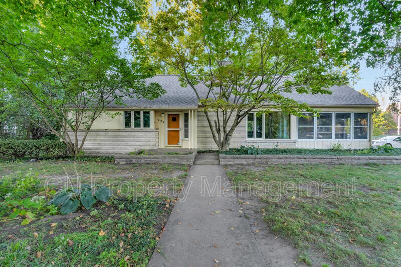 Urbana House: 202 Indiana Avenue