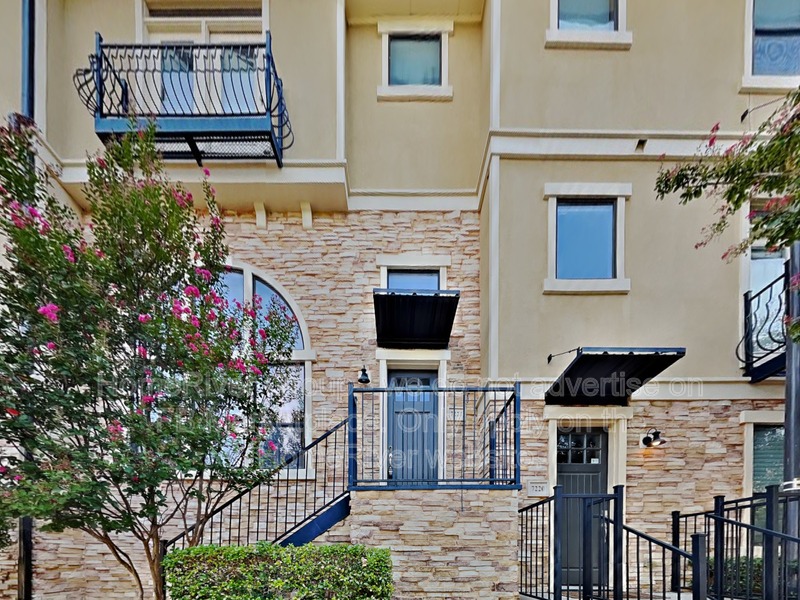 Plano Townhome: 7224 Scotland Ct