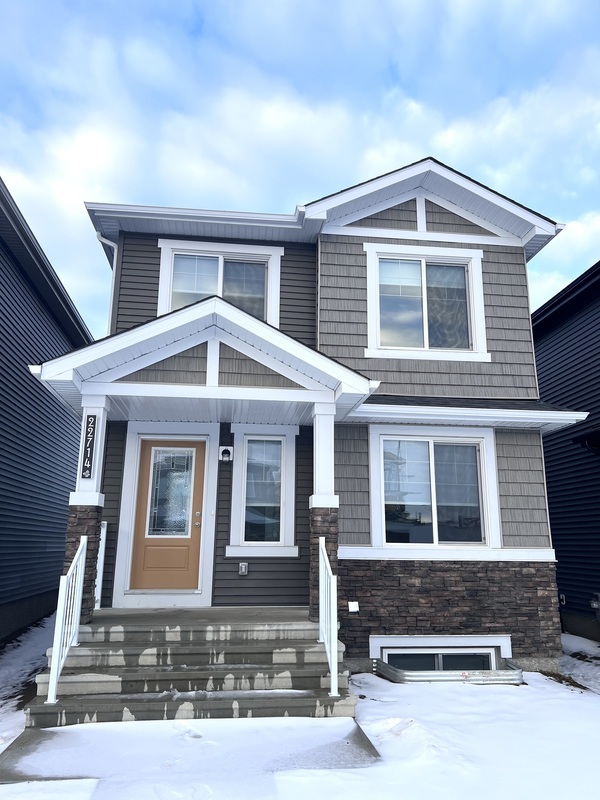 Edmonton House: 22714 82a Avenue NW