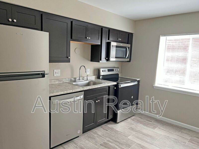 Saint Louis Condo: 5468 Cologne Ave