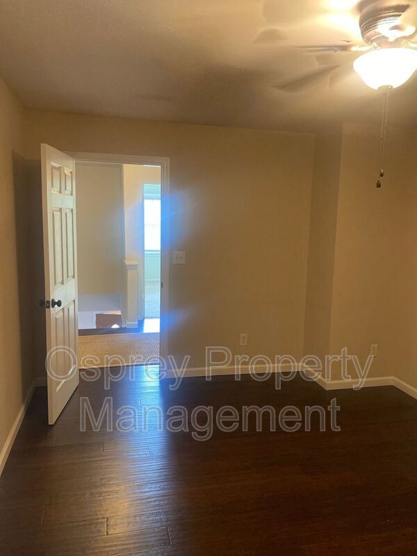 Town House with detached garage and fenced patio!!! - Photo 13