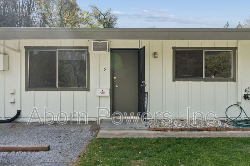 Placerville House: 2807 & 2813 Manor Drive