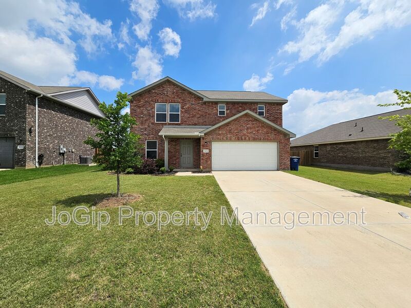 Dallas House: 3616 Chestnut Oak Drive
