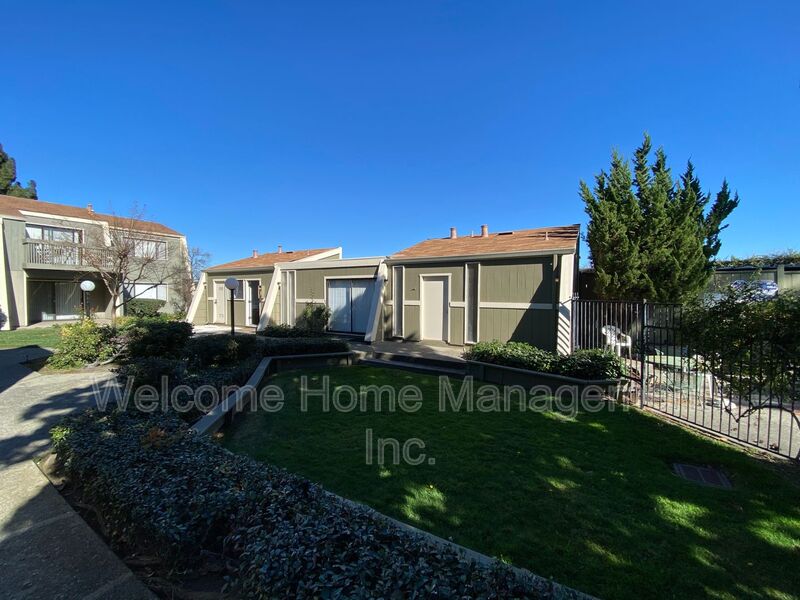 Walnut Creek House: 1611 Alvarado Ave
