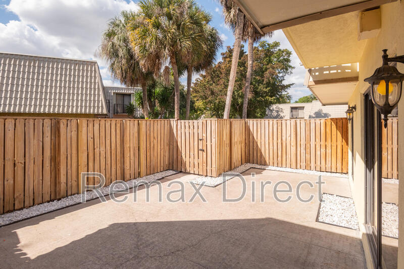 west palm beach Townhome: 1700 Embassy Drive