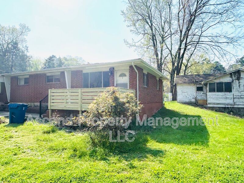 Rossville House: 3604 Tanaka Trail