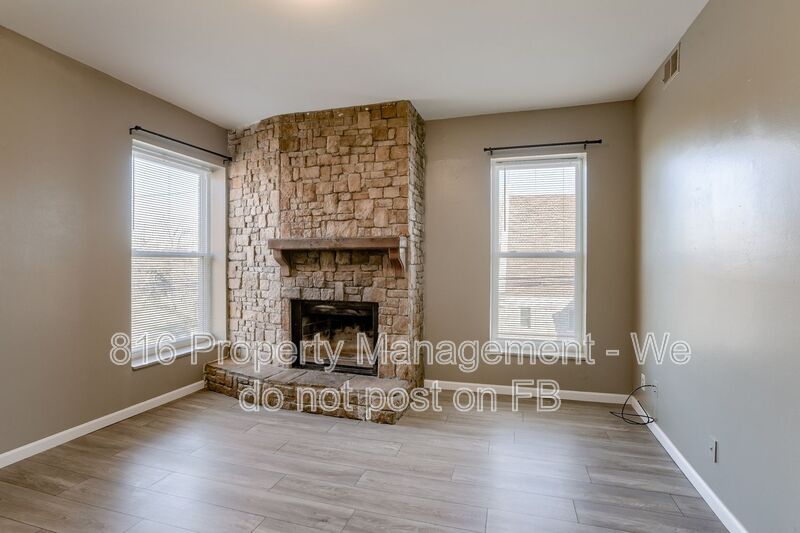 Kansas City Condo: 301 Benton Blvd