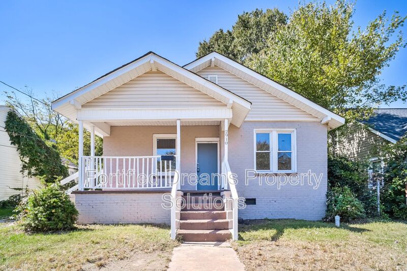 Winston-Salem House: 2910 North Glenn Avenue