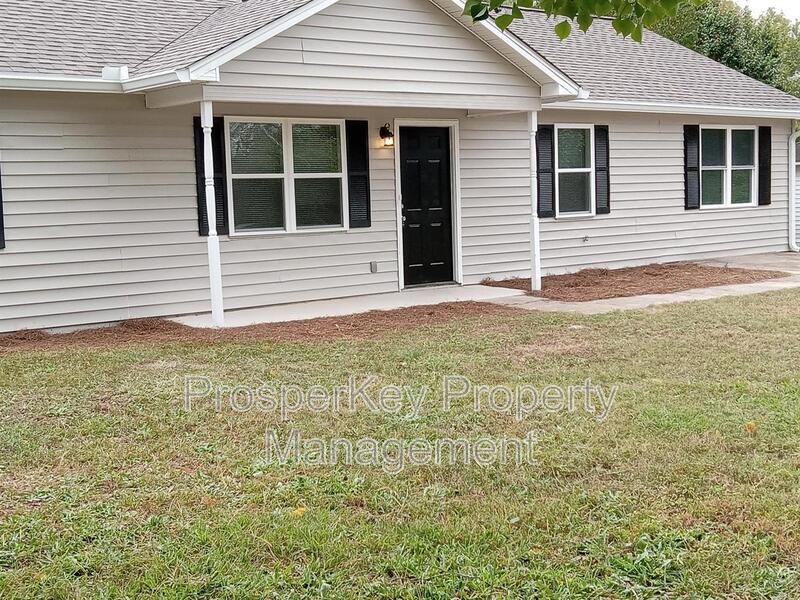Phenix City House: 11 Hidden Valley Ct