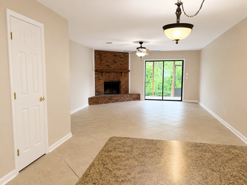 Tallahassee Townhome: 3207 Shamrock Street East