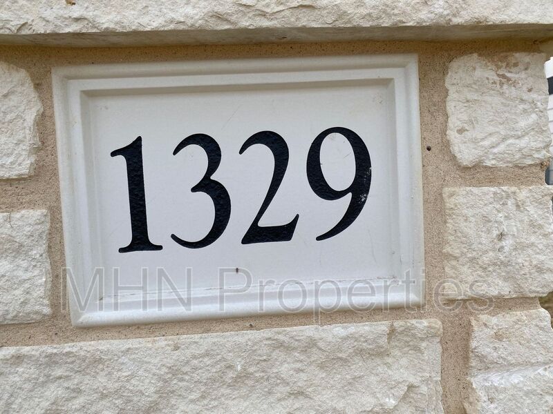 *First Time Rental*  3 bed/2 bath BRAND NEW BUILD home, located in Seguin! - Photo 3