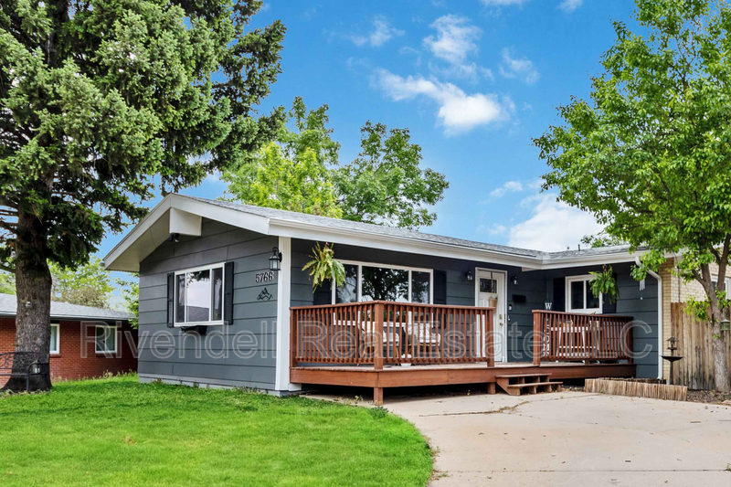 Littleton House: 5766 W Elmhurst Drive