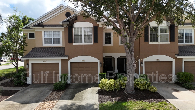 Bradenton Townhome: 8331 72nd Street East
