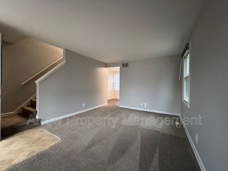 Lincoln Condo: 5421 Benton Street