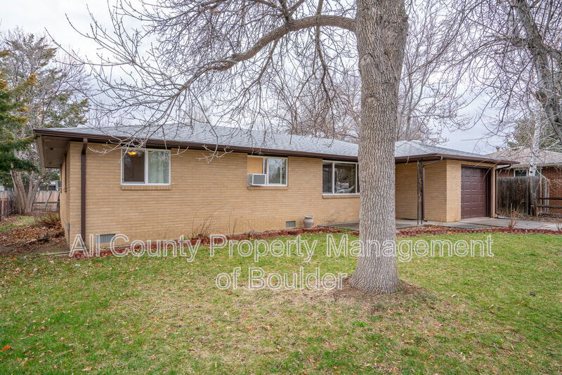 Longmont House: 1117 Vivian St