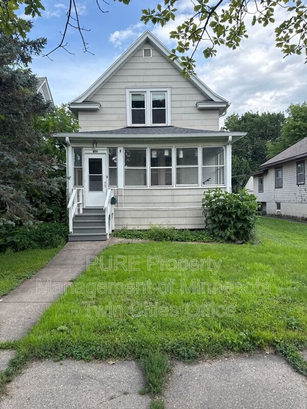 Minneapolis House: 894 21st Ave SE