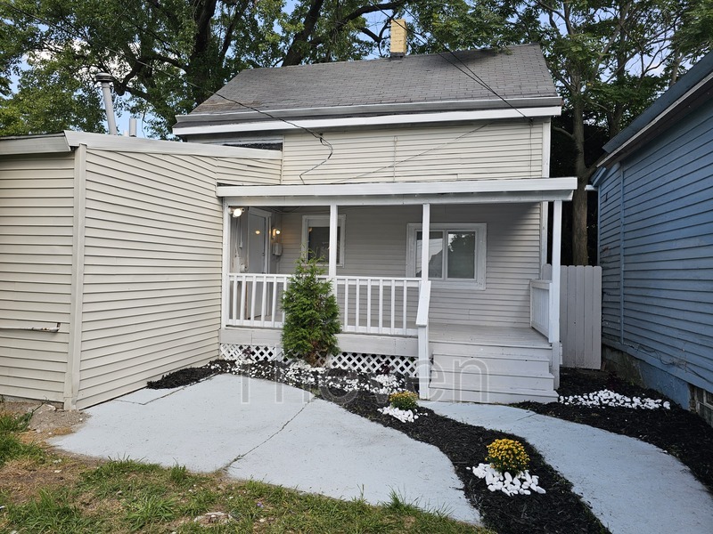 Buffalo House: 107 Titus Avenue