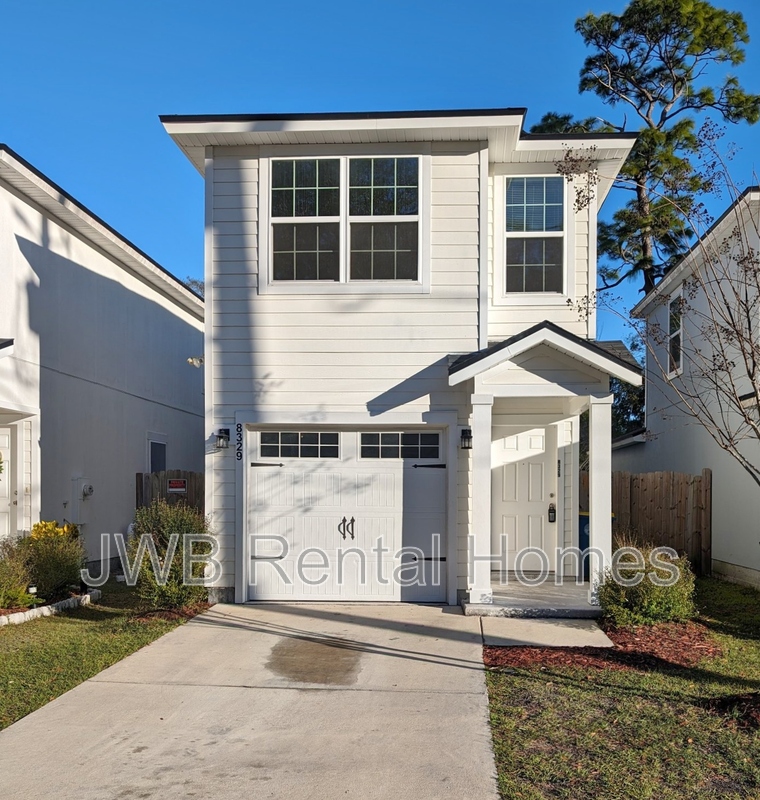 Jacksonville House: 8329 Free Ave