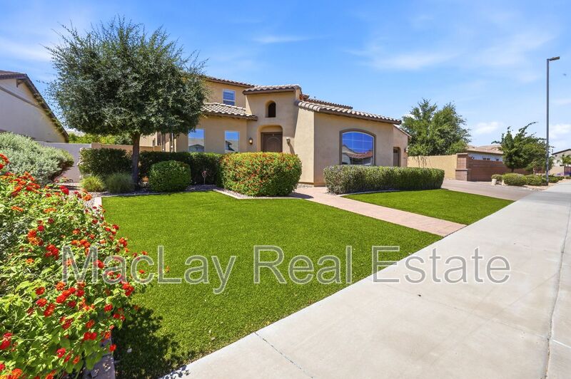 Gilbert House: 5808 S Wilson Way