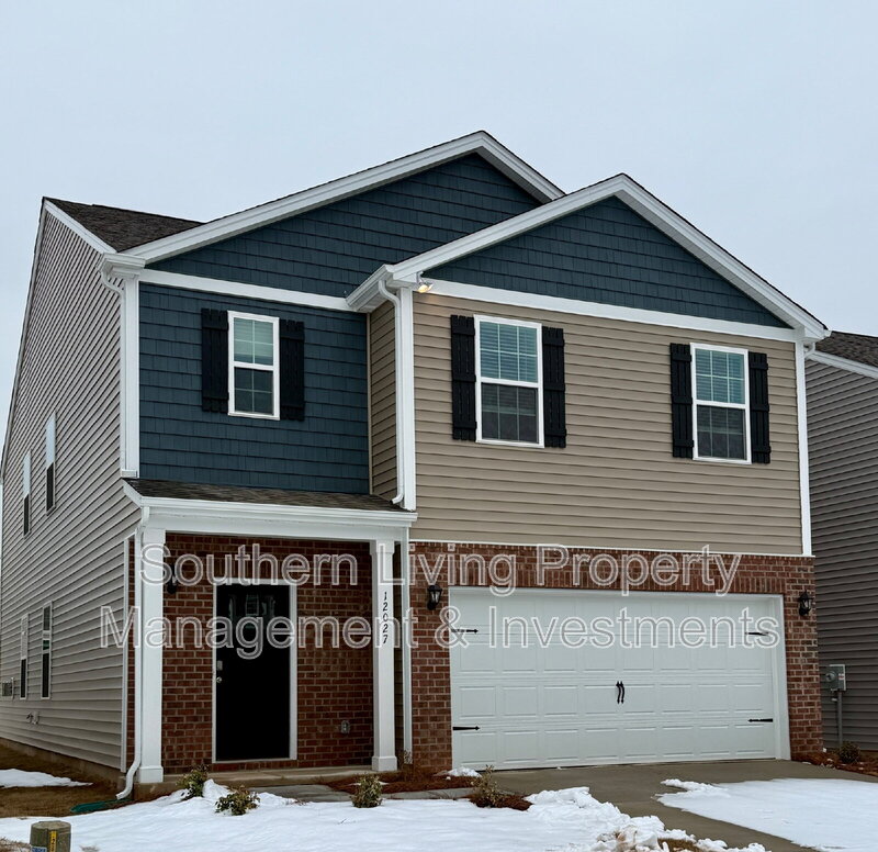 Charlotte House: 12027 Zazu Way