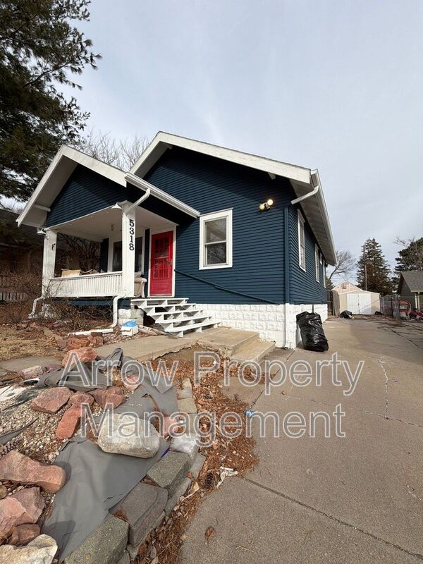 Lincoln House: 5318 Stockwell