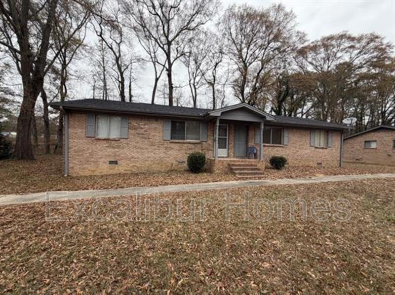 Jonesboro House: 816 Jesters Lake Drive