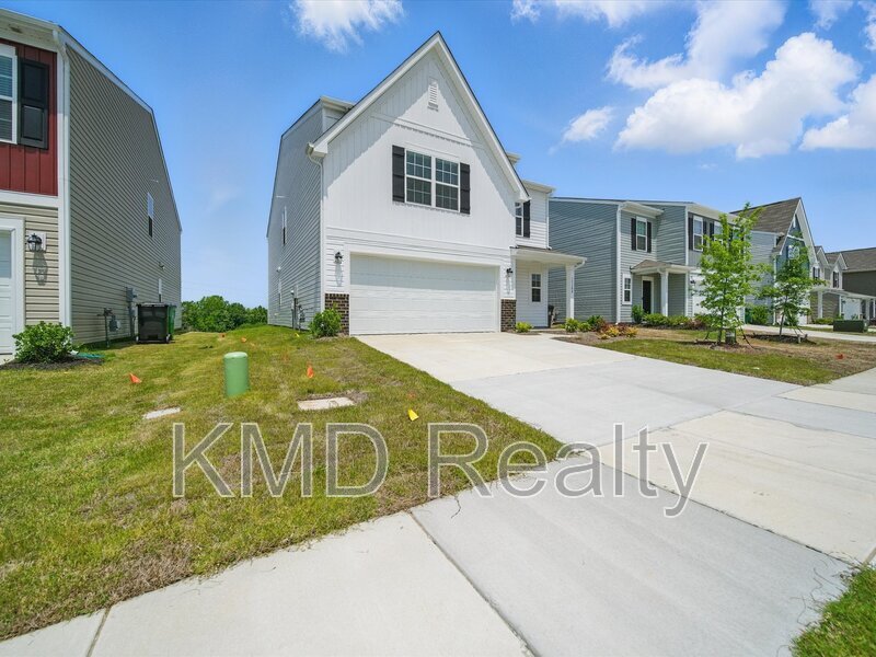 Charlotte House: 13300 Hampton Bay Lane