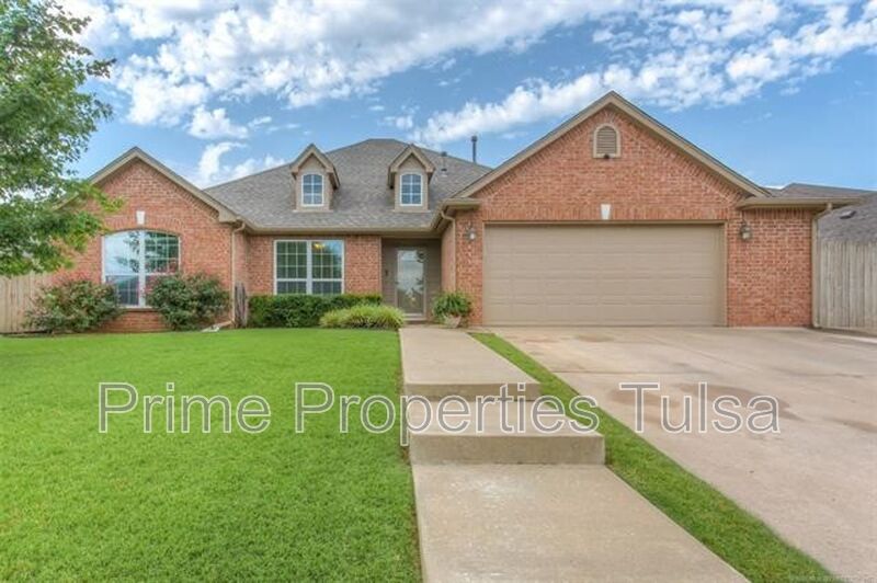 Owasso House: 11504 E 103rd St N.