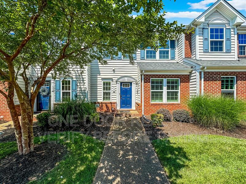 Williamsburg Townhome: 402 Lewis Burwell Place